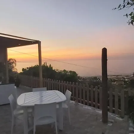 Anna, Con Patio Vista Mare Holiday home